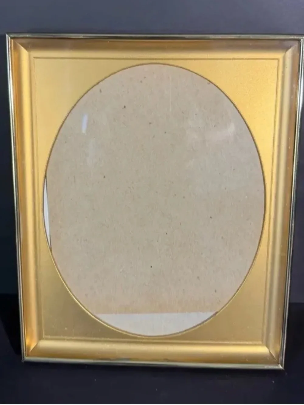 Gold Picture Frame with Oval Mat Opening
